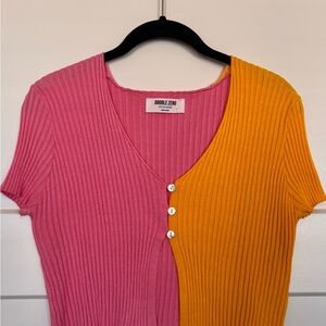 Double Zero V-Neck Pink and Orange Ribbed Tee